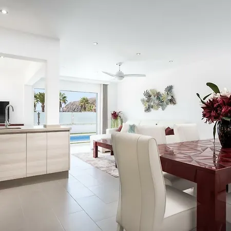 Luxurious 5* - 300m2 - Private Heated Pool - Garage - Wifi * Эль-Пальмар