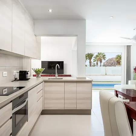 Luxurious 5* - 300m2 - Private Heated Pool - Garage - Wifi Palm-mar