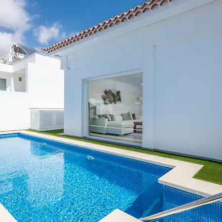 Luxurious 5* - 300m2 - Private Heated Pool - Garage - Wifi *