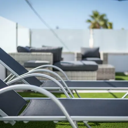 Luxurious 5* - 300m2 - Private Heated Pool - Garage - Wifi Вилла *