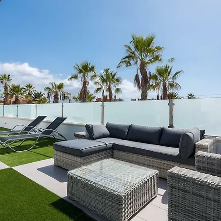 Luxurious 5* - 300m2 - Private Heated Pool - Garage - Wifi