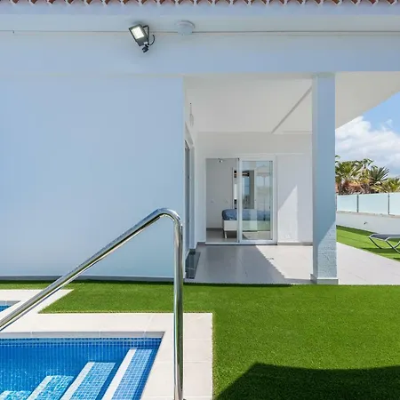 Luxurious 5* - 300m2 - Private Heated Pool - Garage - Wifi Вилла Эль-Пальмар