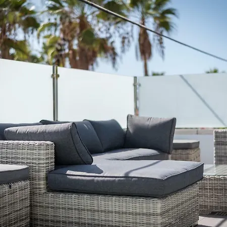 Luxurious 5* - 300m2 - Private Heated Pool - Garage - Wifi Villa *