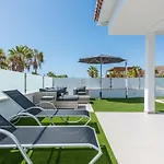 Luxurious 5* - 300m2 - Private Heated Pool - Garage - Wifi Villa *