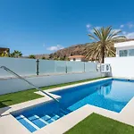 Villa Luxurious 5* - 300m2 - Private Heated Pool - Garage - Wifi *