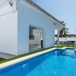 Villa Luxurious 5* - 300m2 - Private Heated Pool - Garage - Wifi