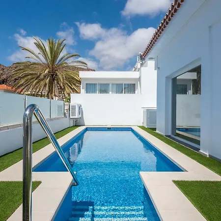 Luxurious 5* - 300m2 - Private Heated Pool - Garage - Wifi * Эль-Пальмар