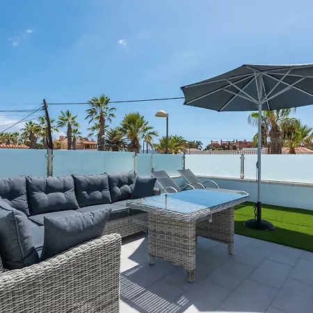 Luxurious 5* - 300m2 - Private Heated Pool - Garage - Wifi