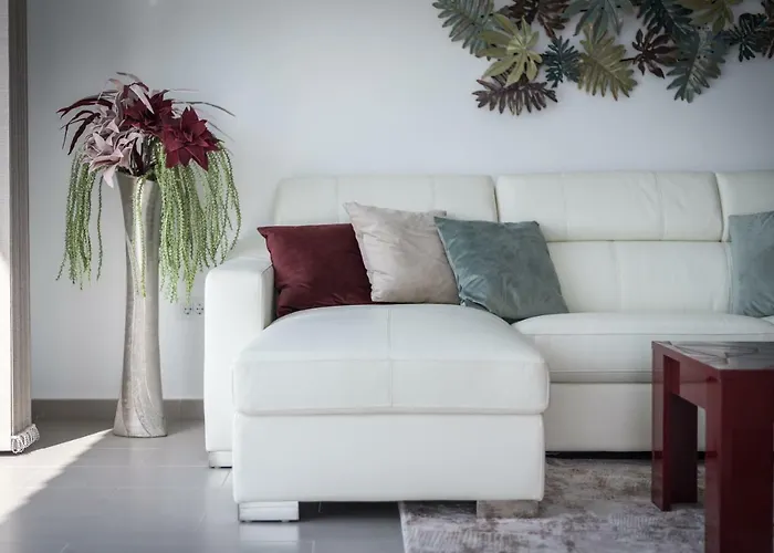 Вилла Luxurious 5* - 300m2 - Private Heated Pool - Garage - Wifi Эль-Пальмар