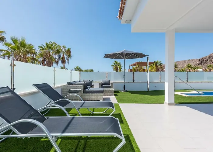 Luxurious 5* - 300m2 - Private Heated Pool - Garage - Wifi Villa *