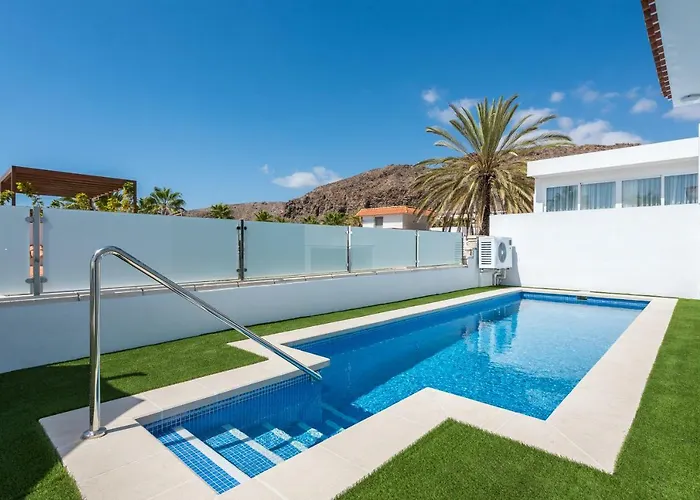 Вилла Luxurious 5* - 300m2 - Private Heated Pool - Garage - Wifi *