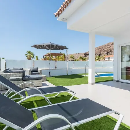 Villa Luxurious 5* - 300m2 - Private Heated Pool - Garage - Wifi *