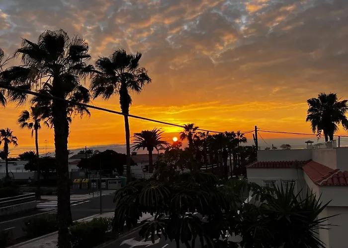 Luxurious 5* - 300m2 - Private Heated Pool - Garage - Wifi